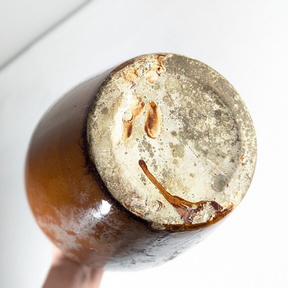 Vintage stoneware vinegar ewer, Brown glazed pottery oil jug - Picture 11 of 11